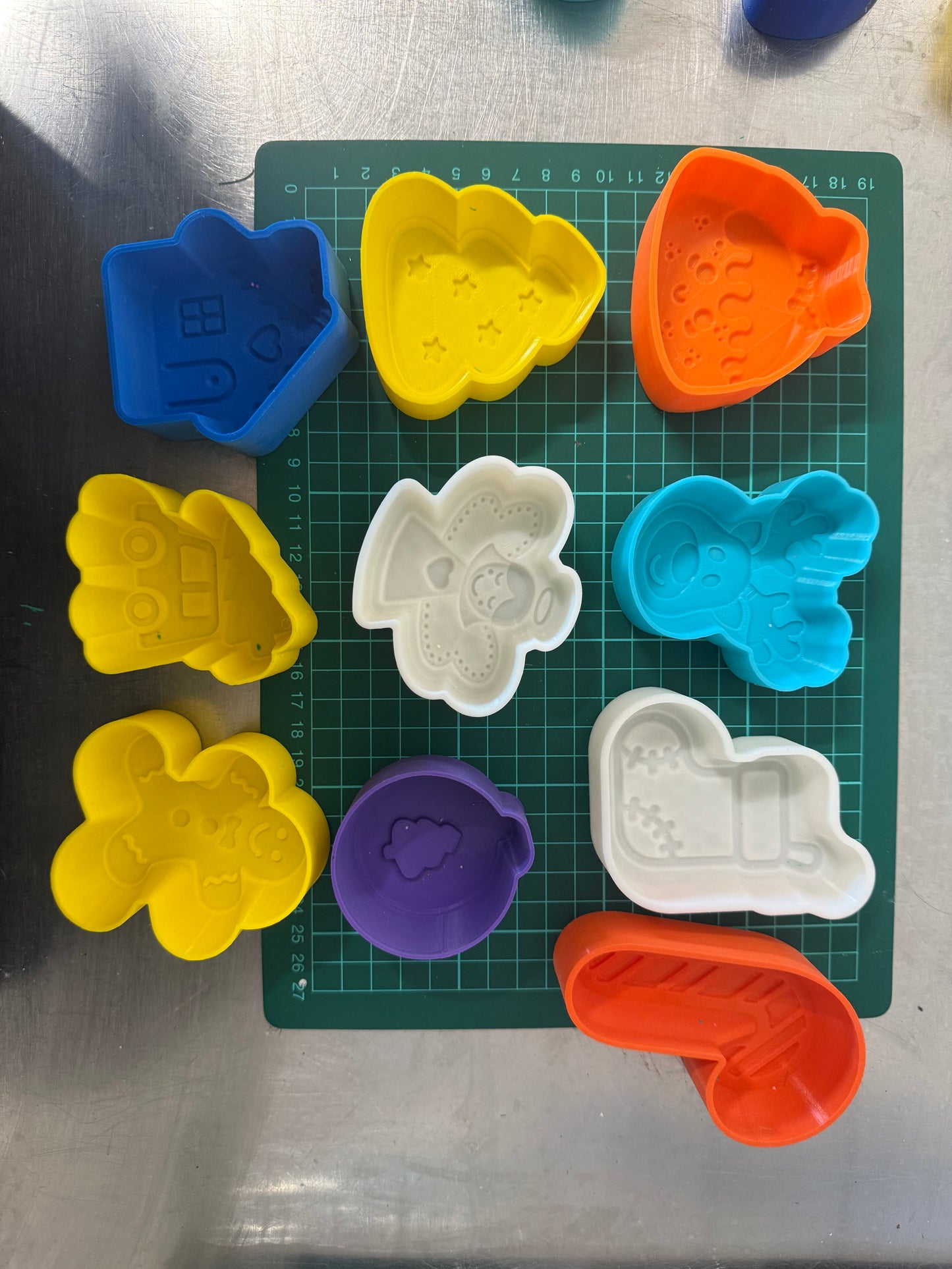 Pre Loved Moulds - Christmas 4 (mini’s)